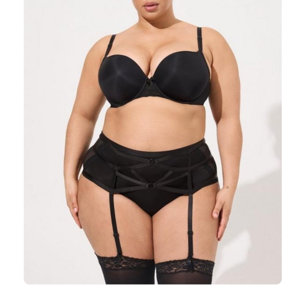 TORRID NWT Strappy Elastic Garter Belt